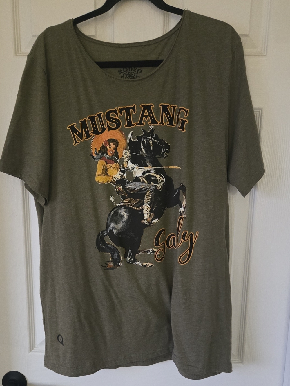 Mustang Saly Graphic Tee - Olive Green
